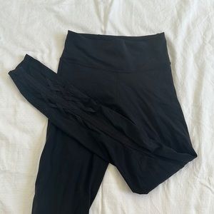 Lululemon leggings size 6